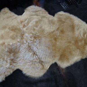 A Beautiful Tan Colouring - A Gorgeous Australian XL Sheepskin Rug