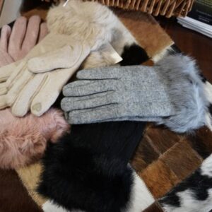 Beautiful Fur Trimmed Gloves - Perfect for Winter