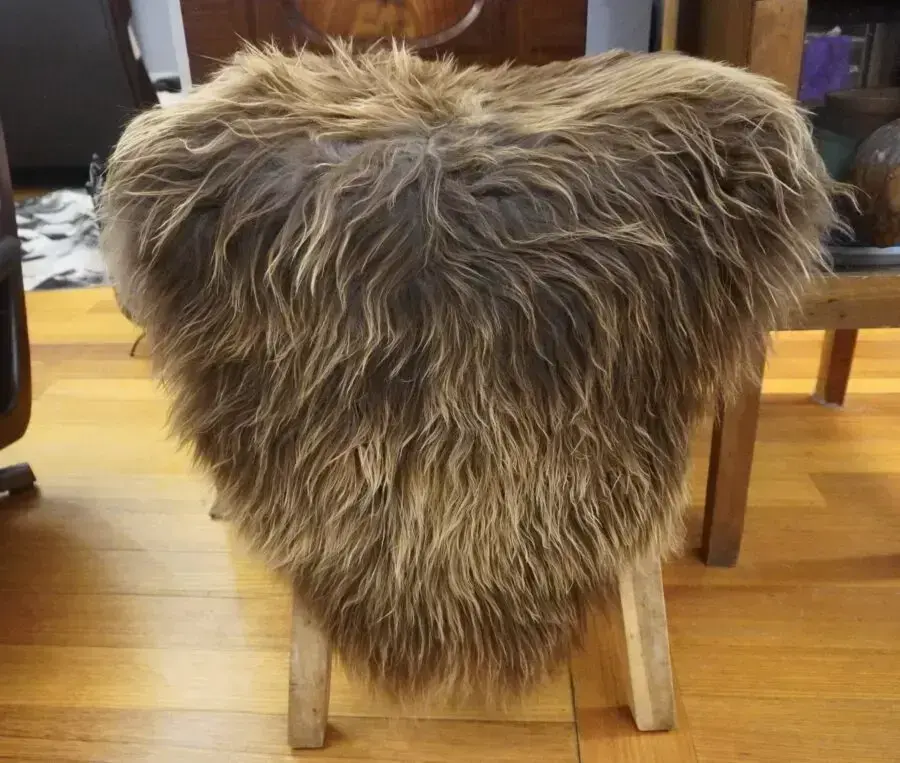Ancient Decor - A Beautiful Natural Brown Icelandic Sheepskin Rug